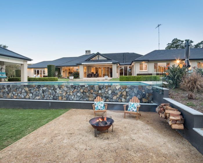Acreage Homes